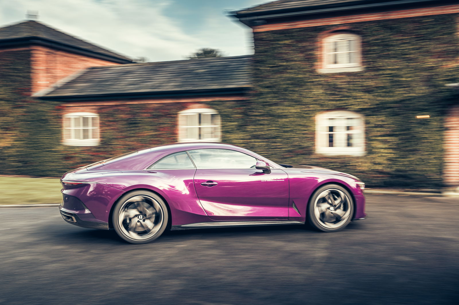 Bentley Batur - driving